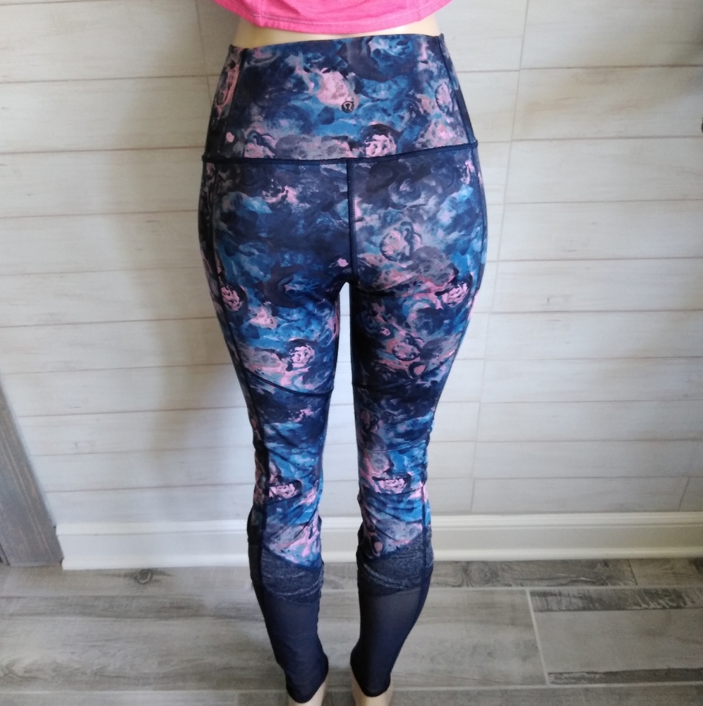 Lululemon floral Lion & Mesh Leggings - Picture 3 of 7